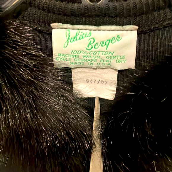 🌟HP🌟Julius Berger Girls Faux Fur Collar and Trim sleeves/ L/S sweater Size 7-8 - Picture 5 of 15